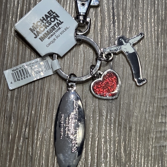 Michael Jackson Immortal World Tour by Cirque Du Soleil Keychain - Picture 3 of 3
